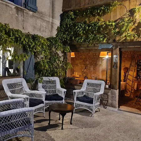 La Ferme Constantin Kır Evi