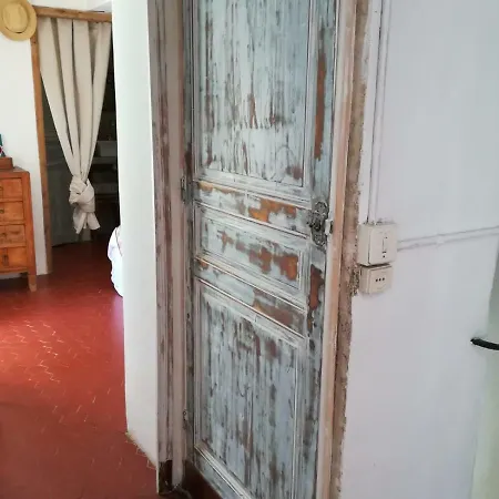 La Ferme Constantin Kır Evi *